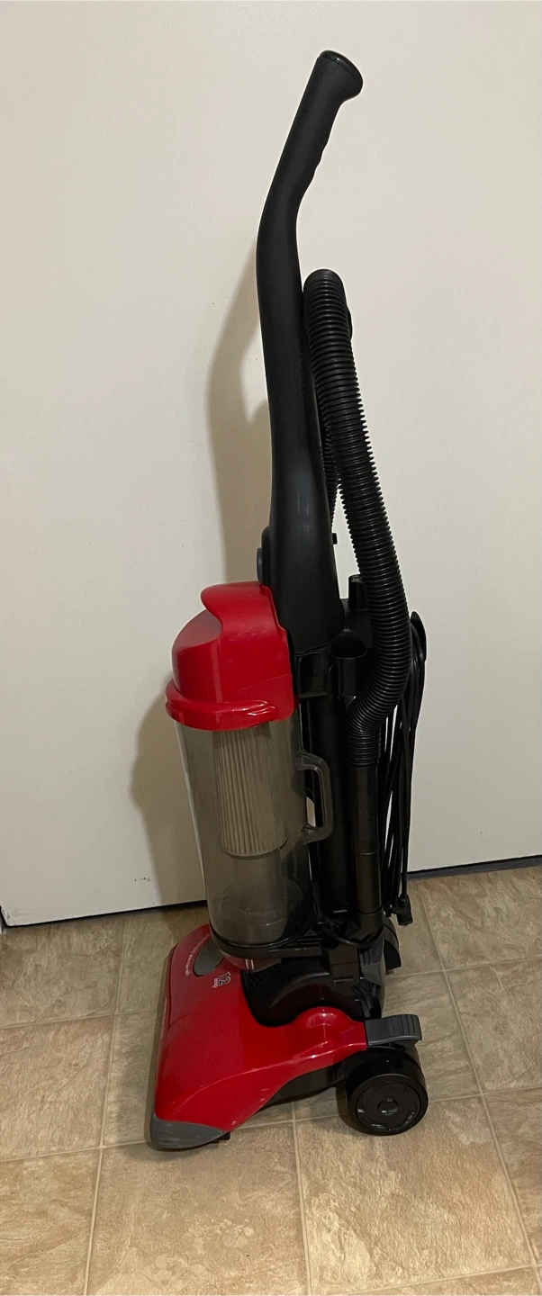 Dirt Devil Featherlite Bagless Upright Vacuum Cleaner - photo 4