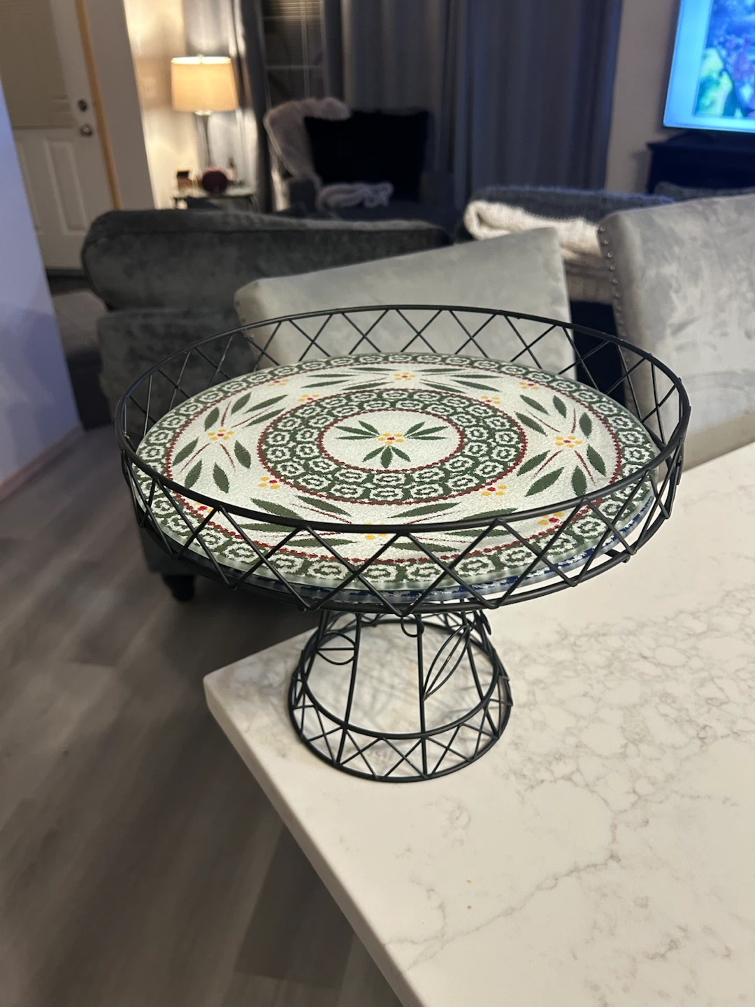 Metal Wire Cake Stand with Four Glass Plates
