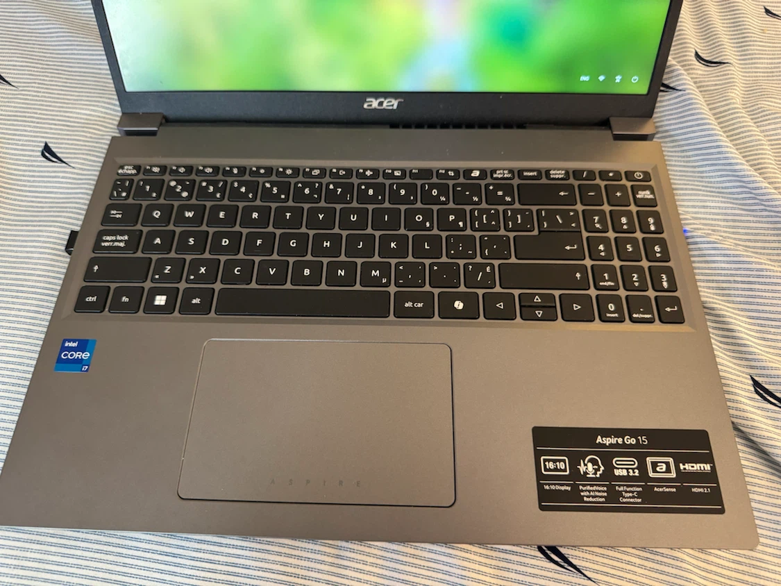Acer Aspire Go 15 Laptop like new!