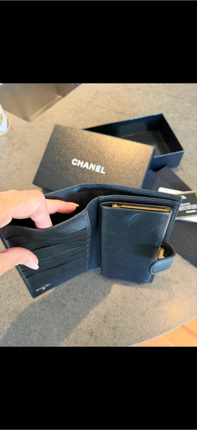 Chanel Black Caviar Leather Wallet - photo 2