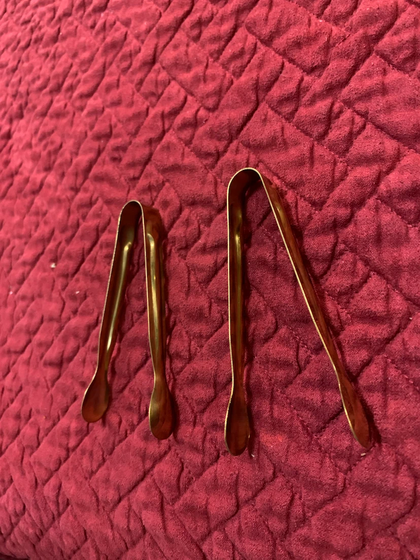 Small ice cube tongs.