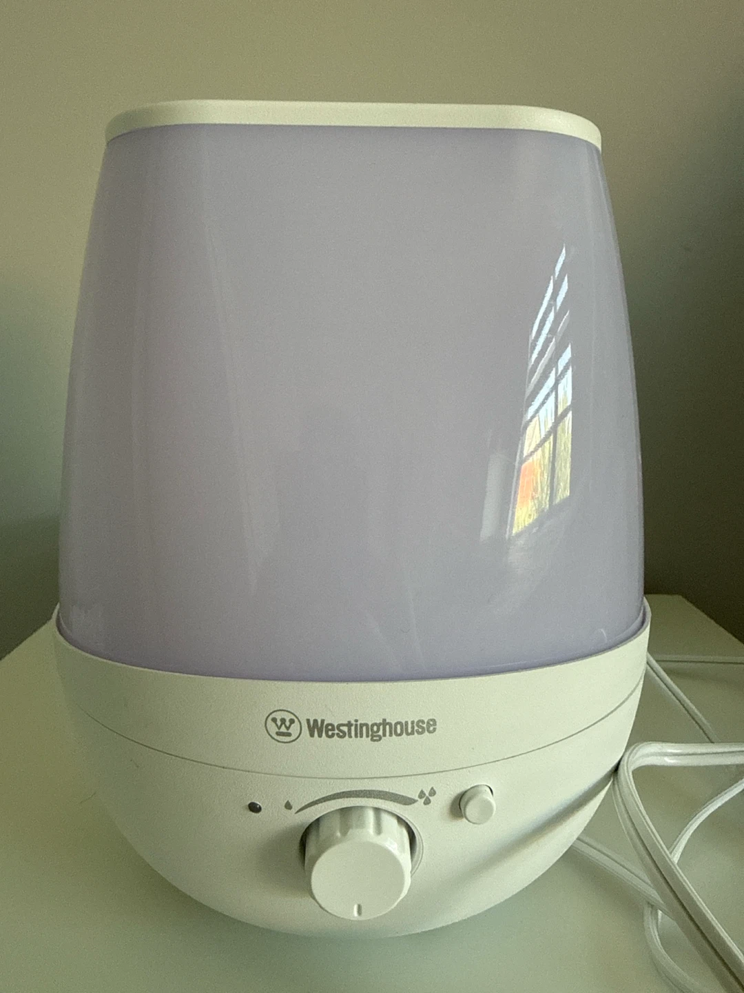 Westinghouse 2L Cool Mist Humidifier with Colour-Changing.