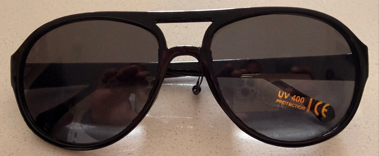 BRAND NEW • Black SUNGLASSES • UV 400 - photo 3