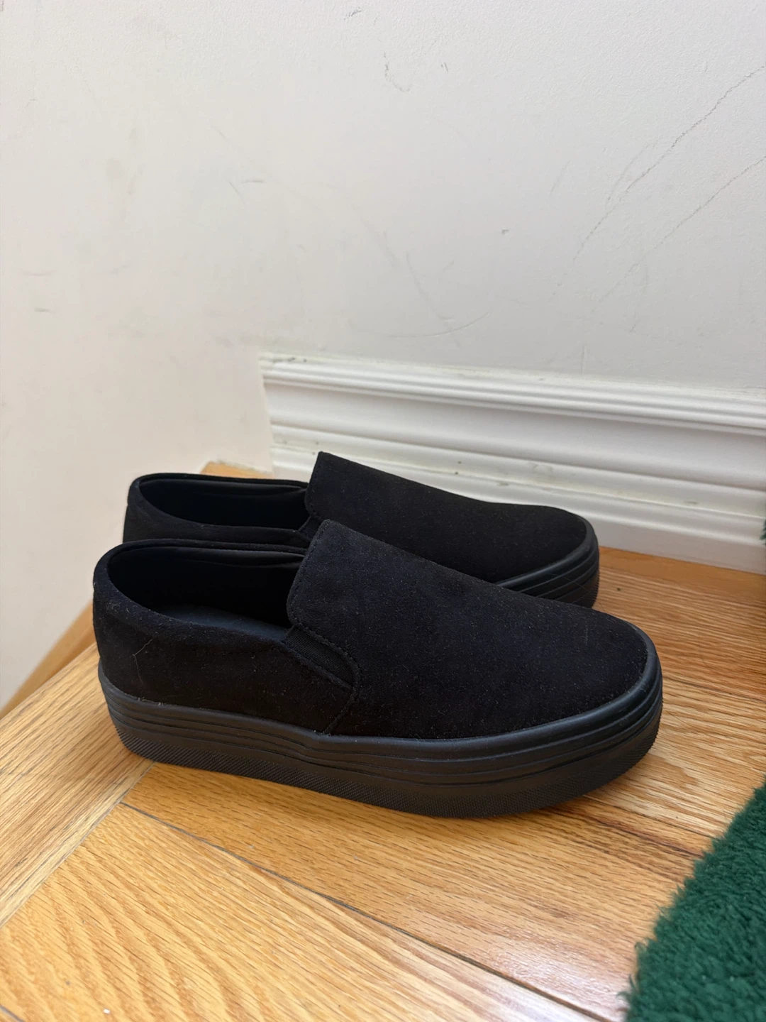 Black Platform Slip-on Shoes size 6