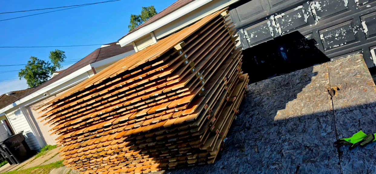 Stack of Natural cedar wood Fence Pickets - photo 2