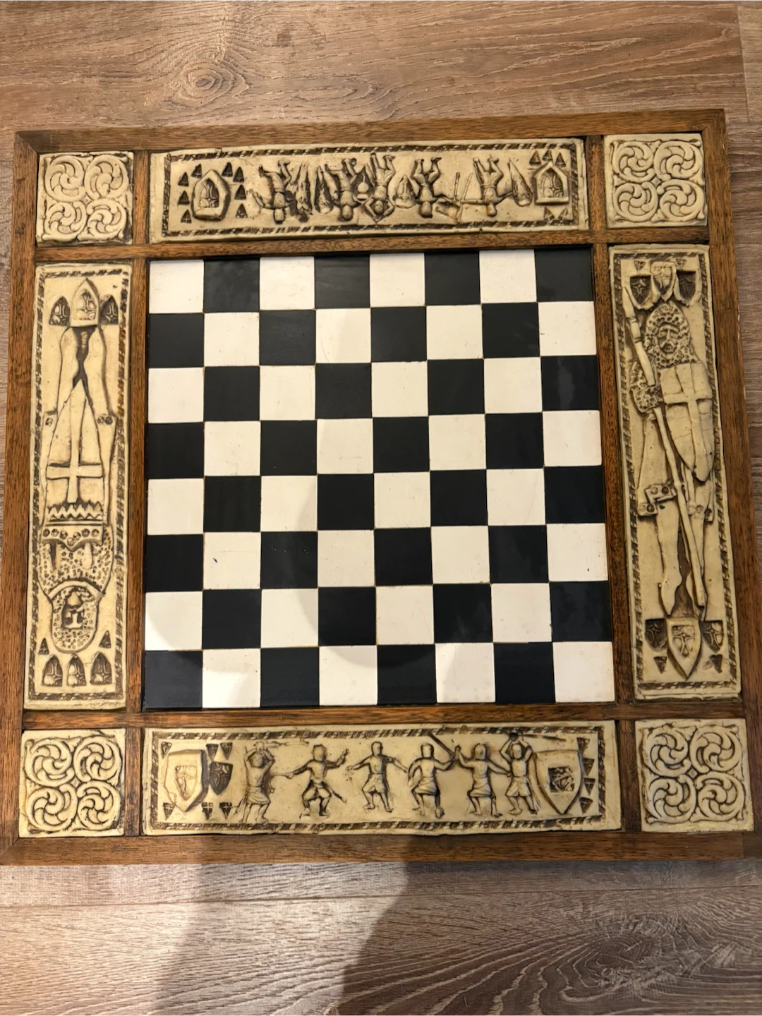 Isle of Lewis Chess Set with Wooden Board - photo 2