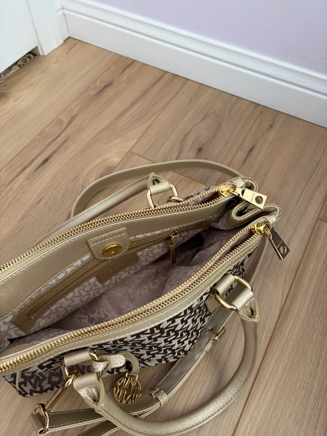 DKNY Purse - photo 3