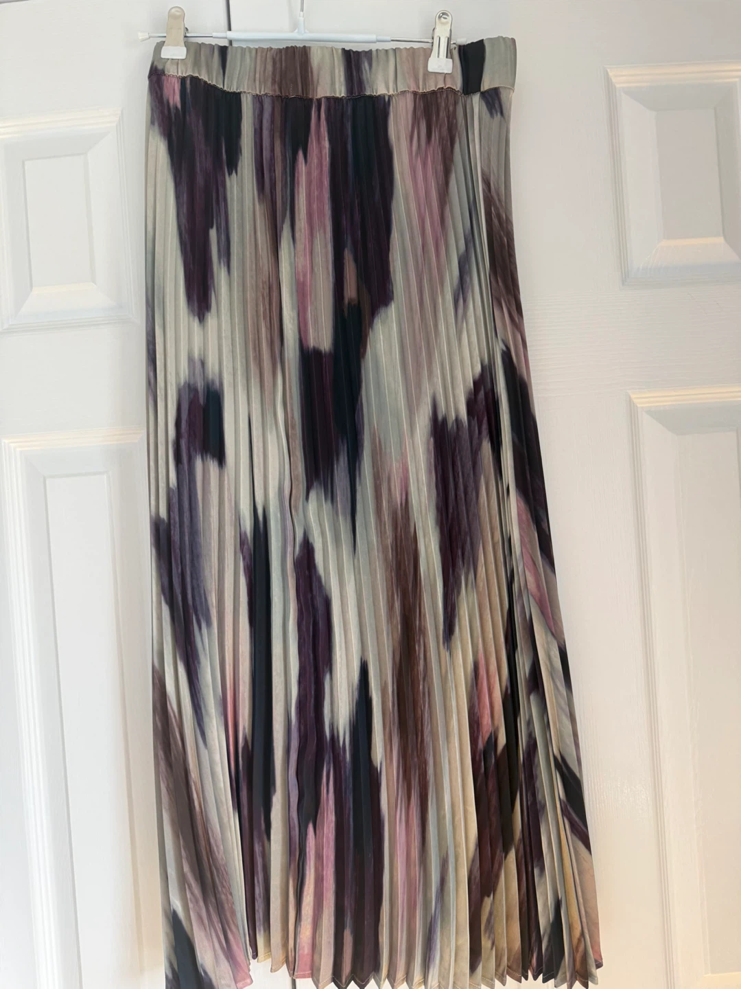 Pleated Midi Skirt Abstract Print. NEW with Tags