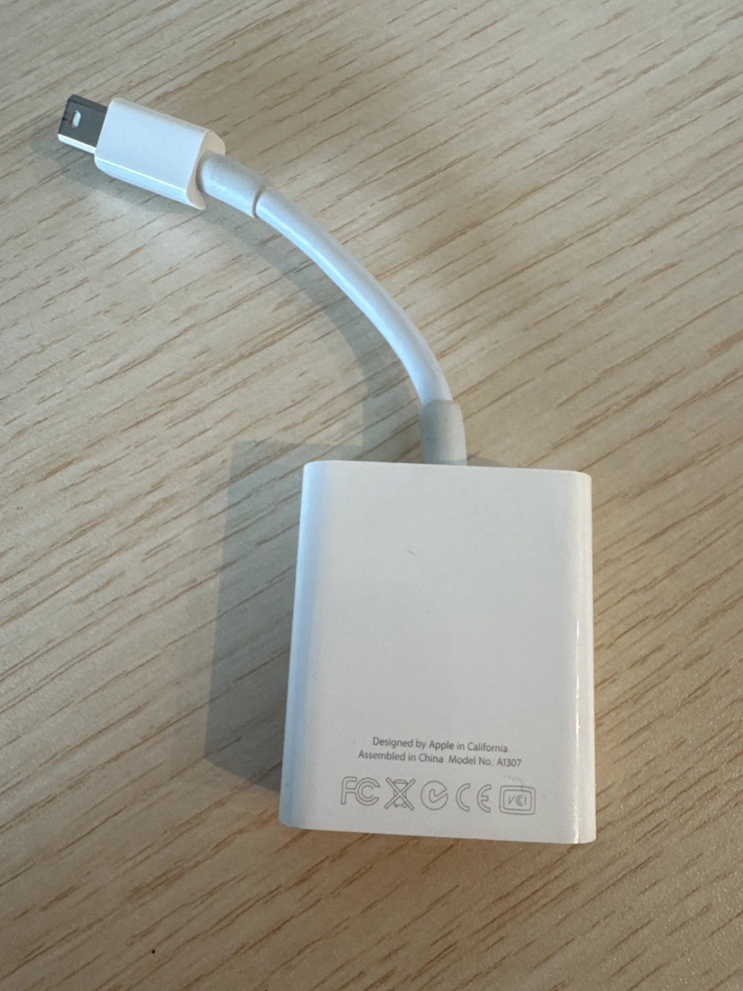 Apple Mini DisplayPort to VGA Adapter - photo 4