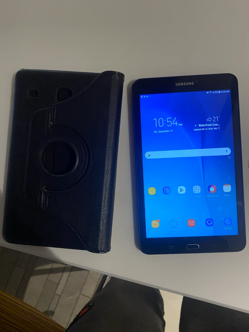 Samsung Galaxy Tab E 8.0 with Case and 32GB SD Card