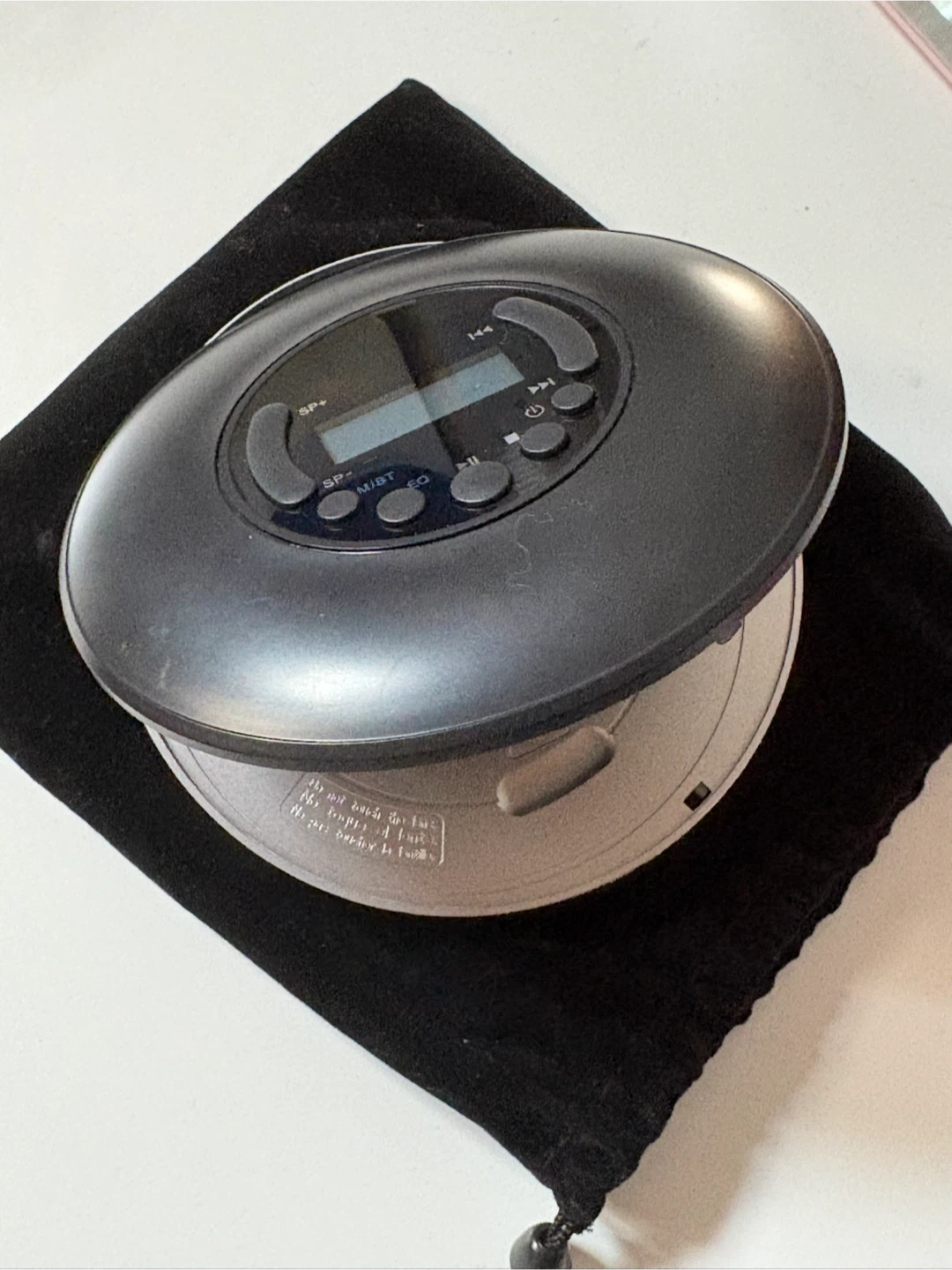 Portable CD Player with Wired Earphones - photo 3