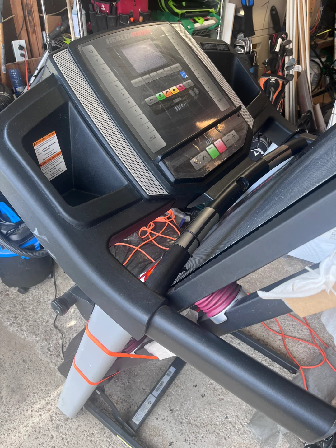 HealthRider Treadmill H70 amazing condition !! Need gone moving - photo 4