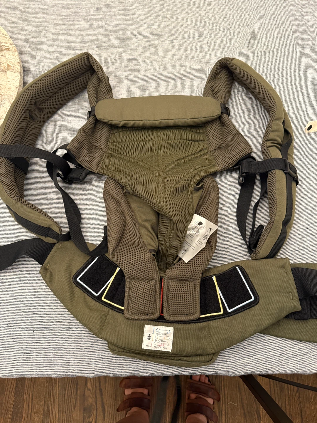 Ergobaby Omni Baby Carrier w/newborn insert