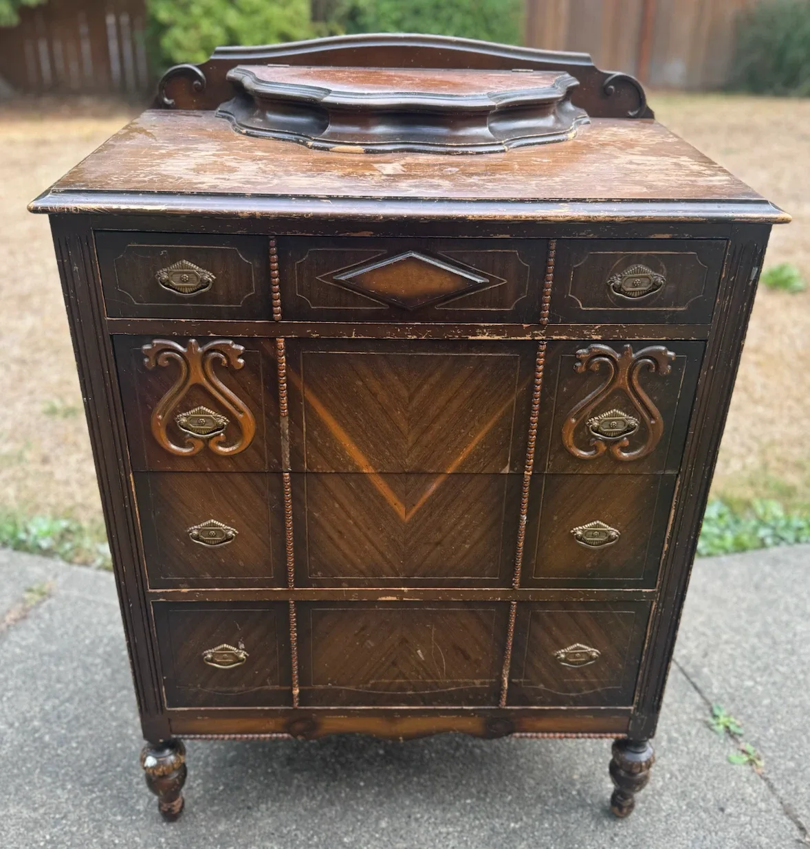 Cute Vintage 4-Drawer Wooden Dresser