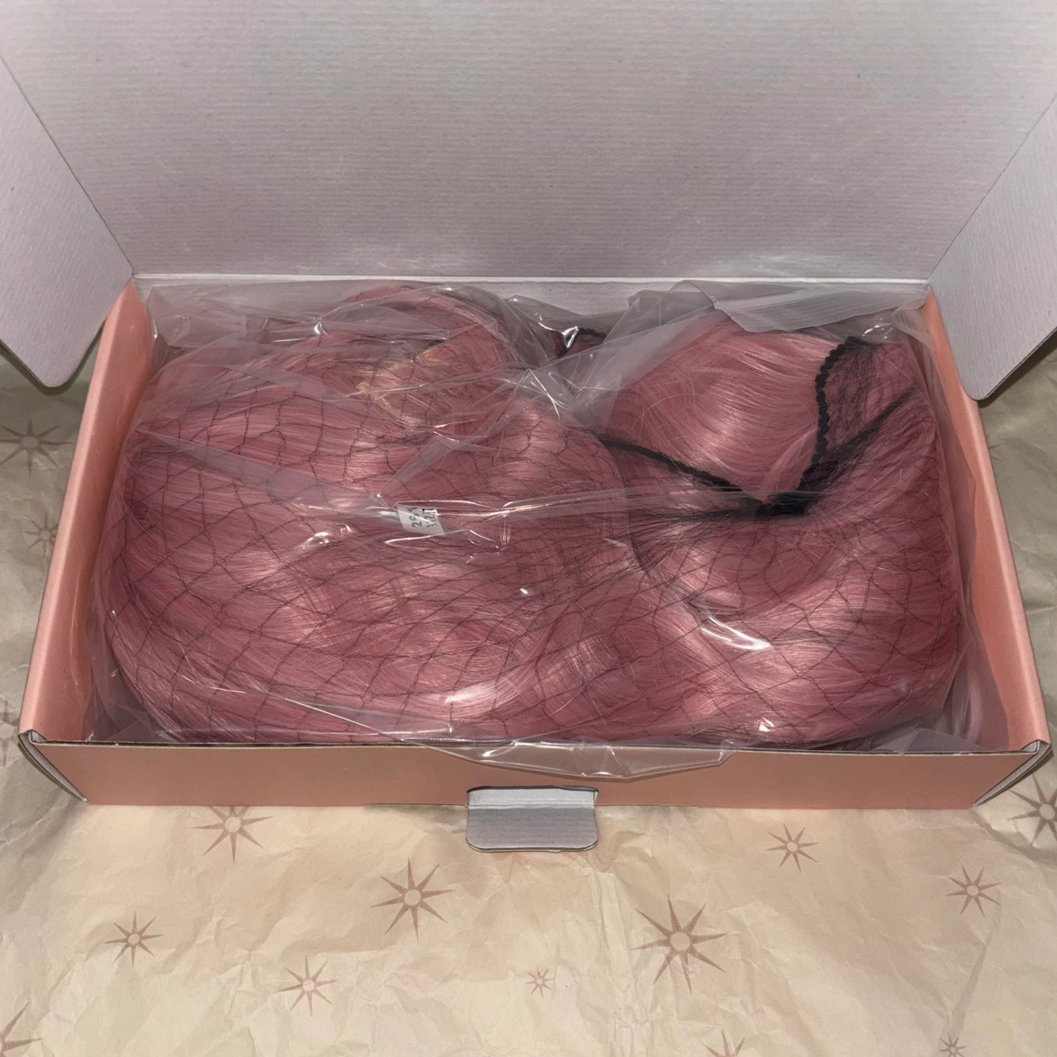 Brand New 16-Inch Pink Synthetic Wavy Wig - photo 2