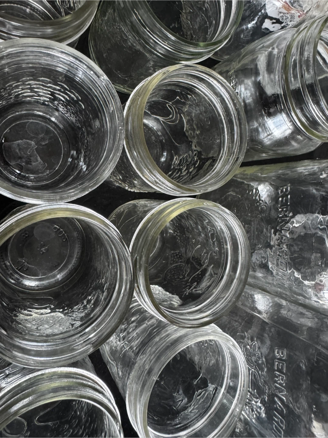 Several Mason Jars (no lids)