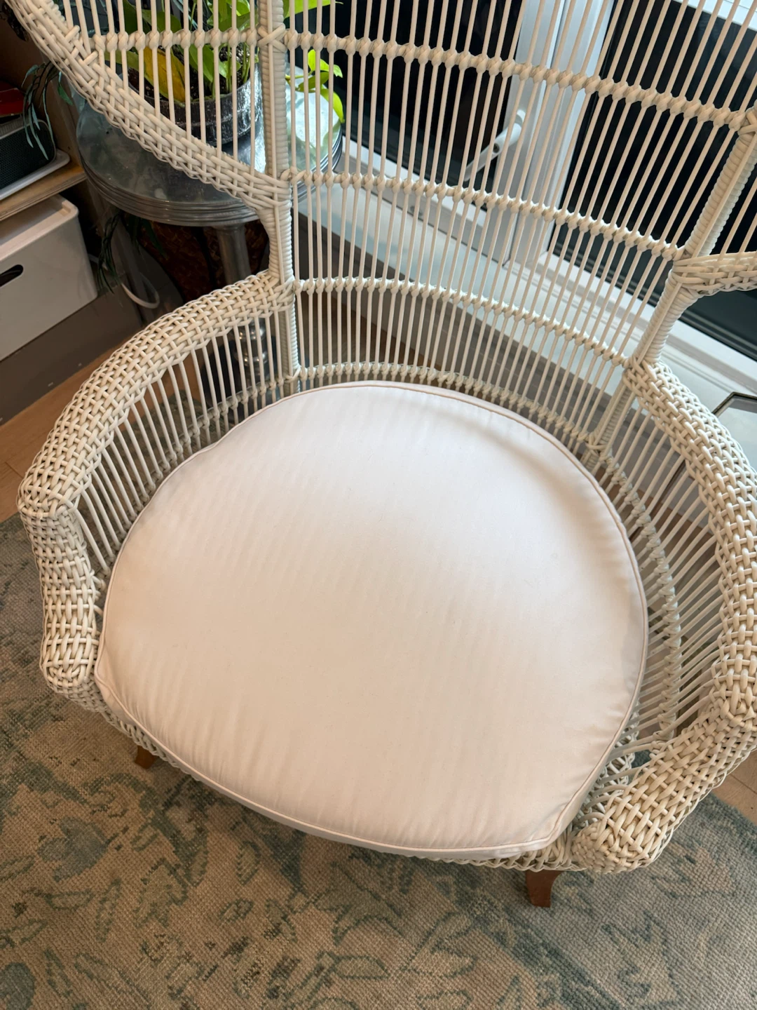 White Wicker Accent Chair - photo 4