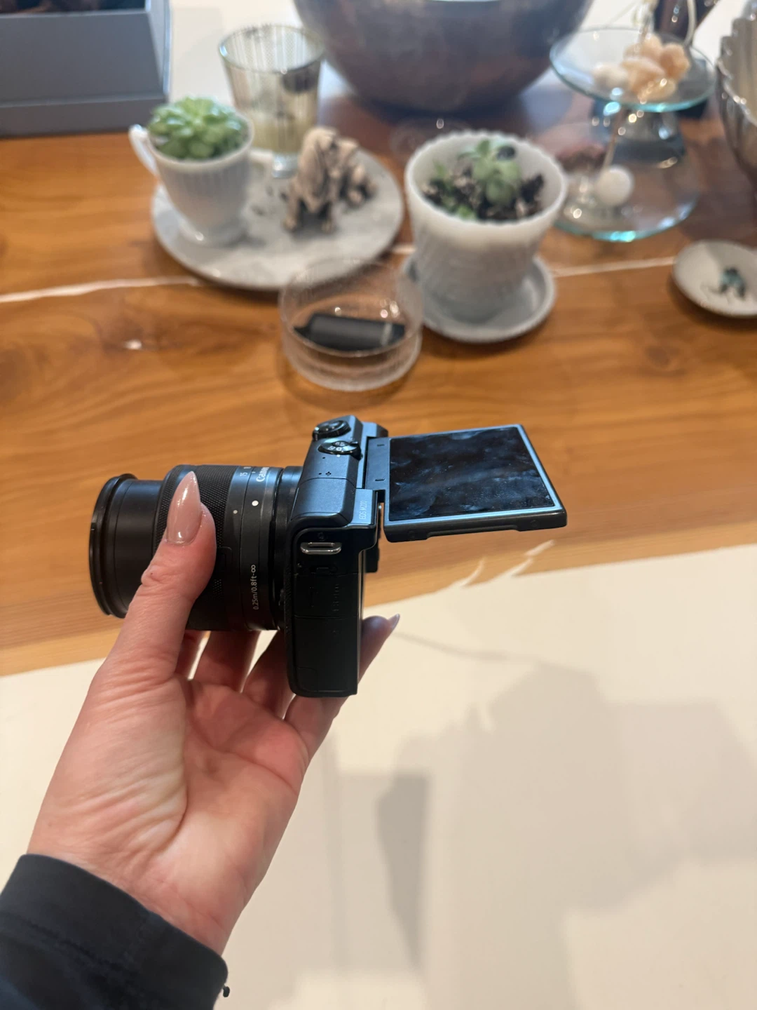 Canon EOS M200 Mirrorless Camera - photo 2