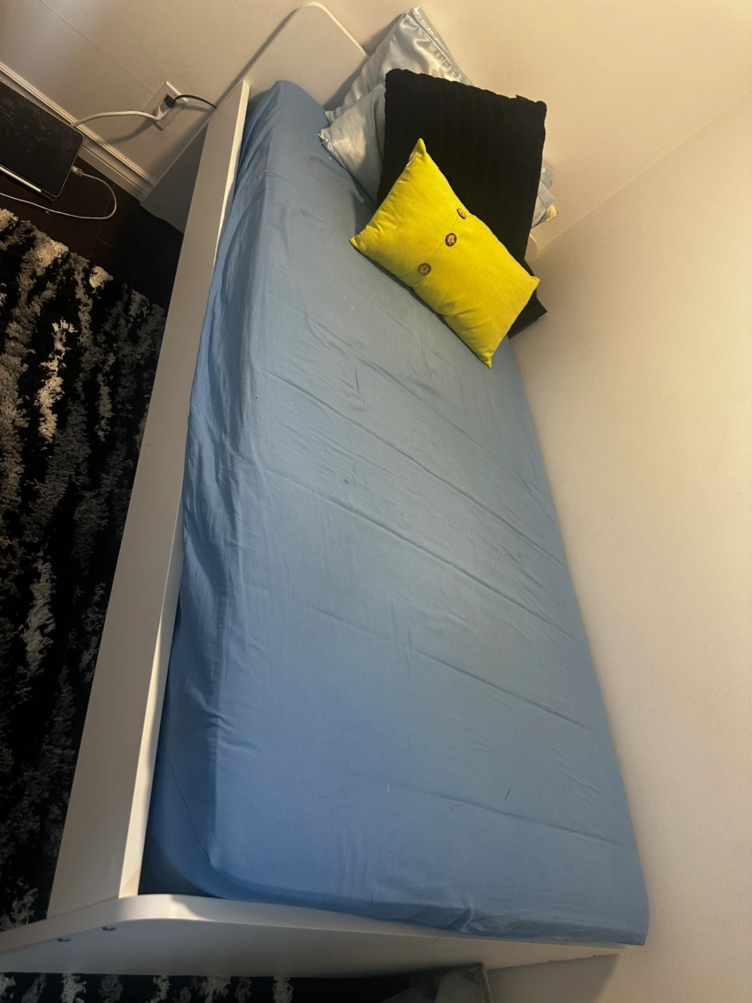 IKEA Vesteroy single bed with mattress - photo 4