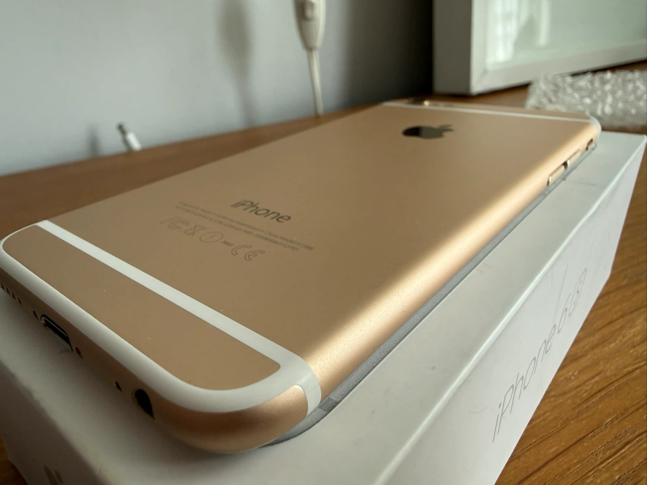 Apple iPhone 6s Gold - photo 3