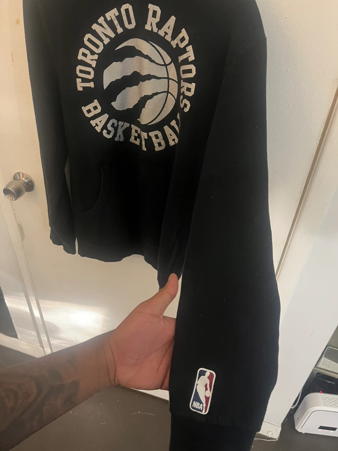 Mitchell & Ness Toronto Raptors Hoodie size m - photo 2