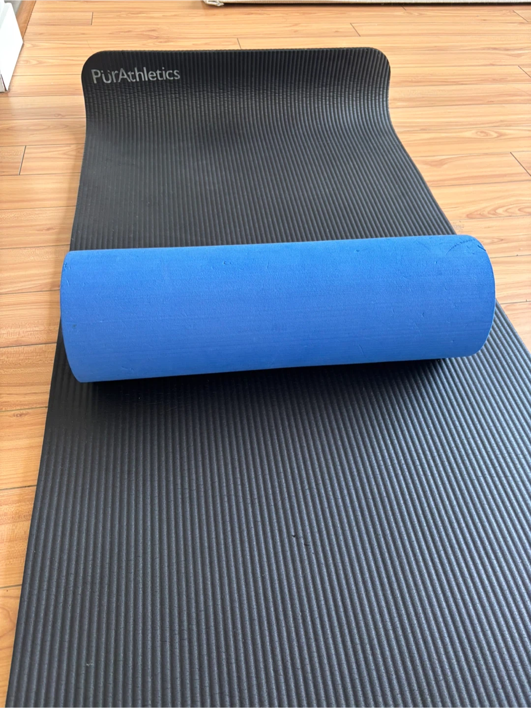 Moving Sale‼️PurAthletics Yoga Mat and Foam Roller Set - photo 2