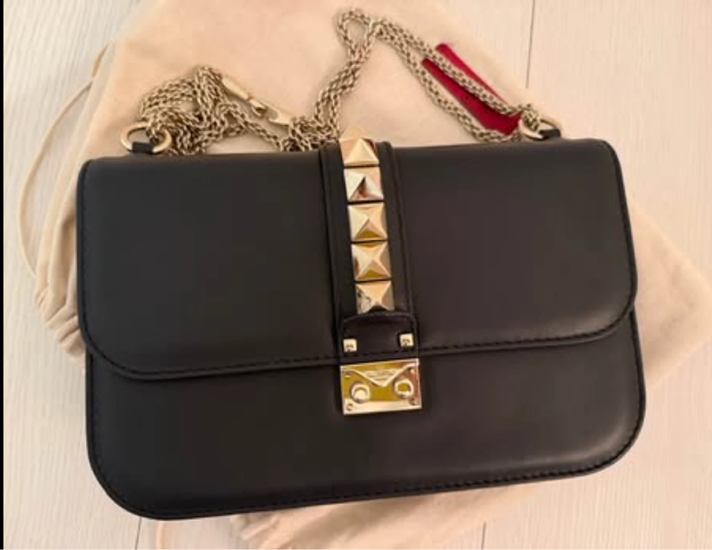 Valentino Garavani Glam Lock Rockstud L Bag