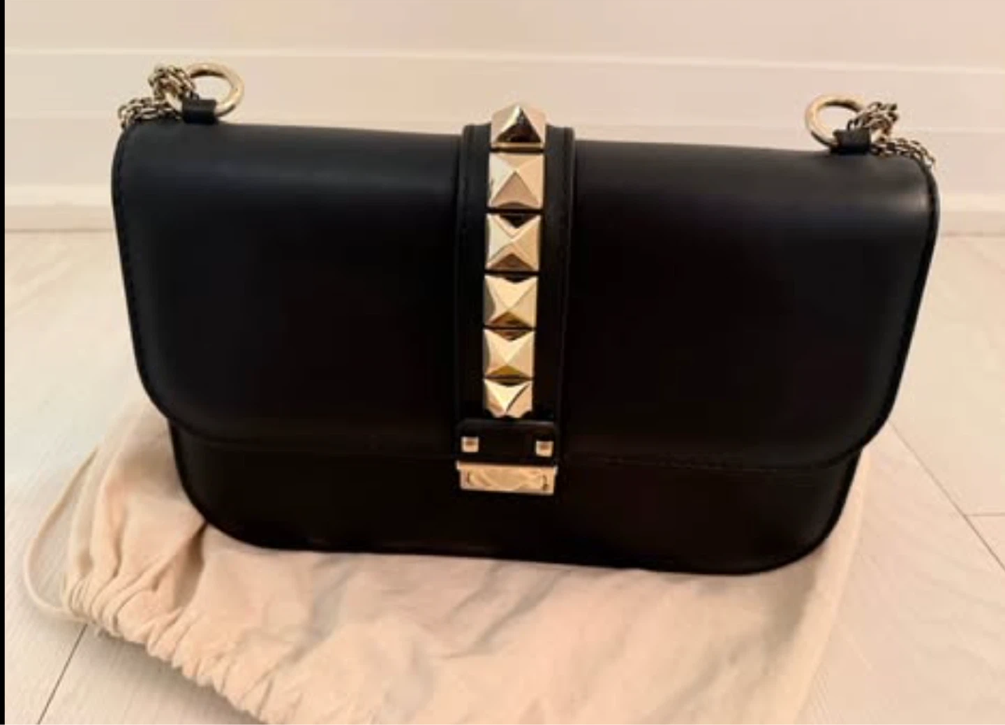 Valentino Garavani Glam Lock Rockstud L Bag - photo 2