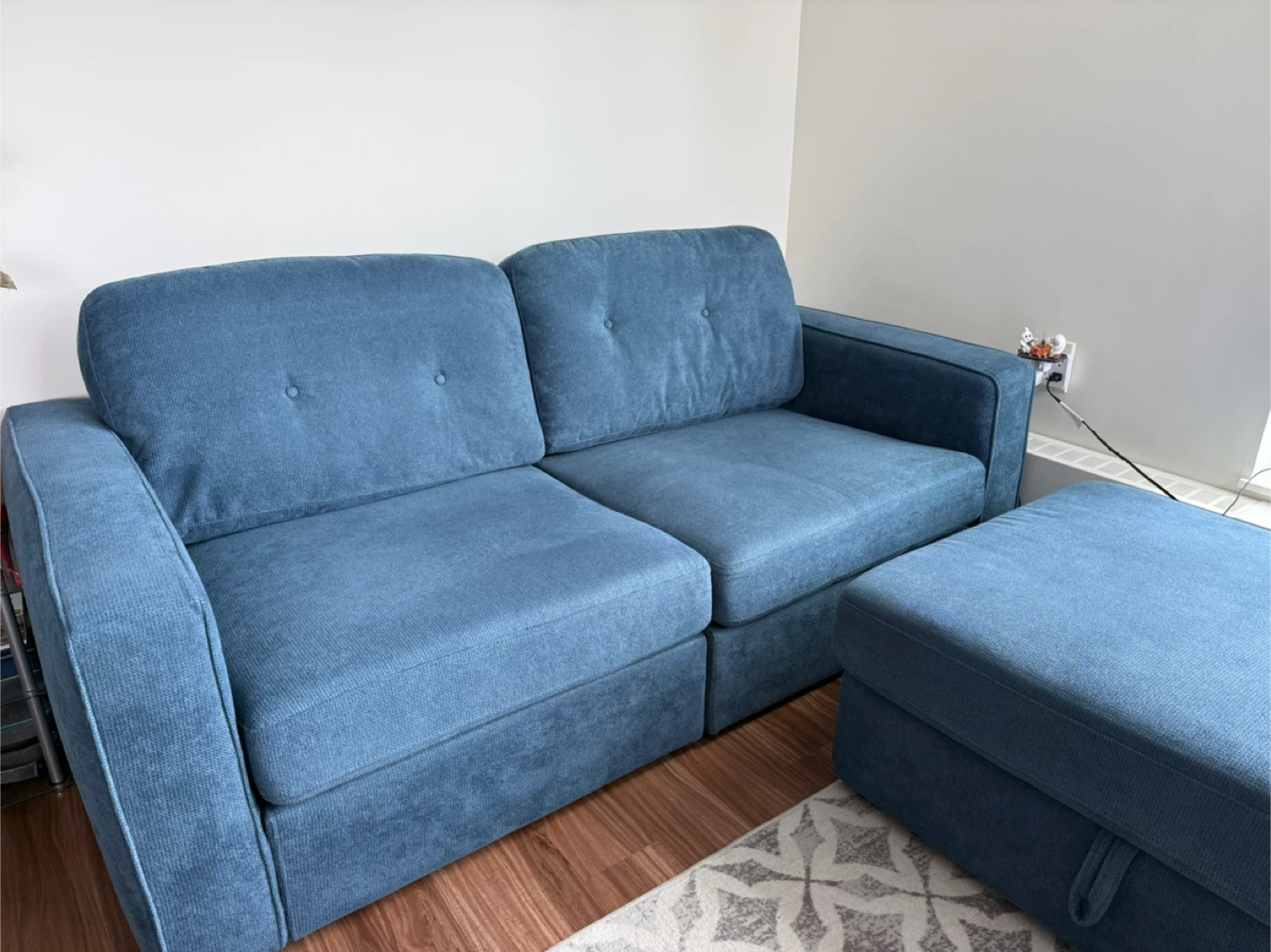 Leon’s Feeling Connected - Modular Sectional Sofa & Ottoman