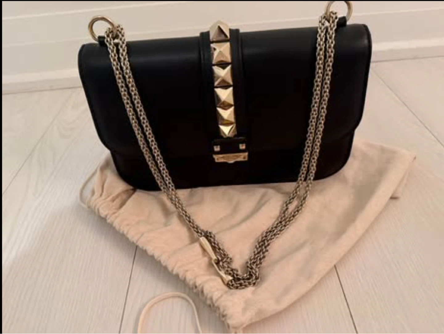 Valentino Garavani Glam Lock Rockstud L Bag - photo 3