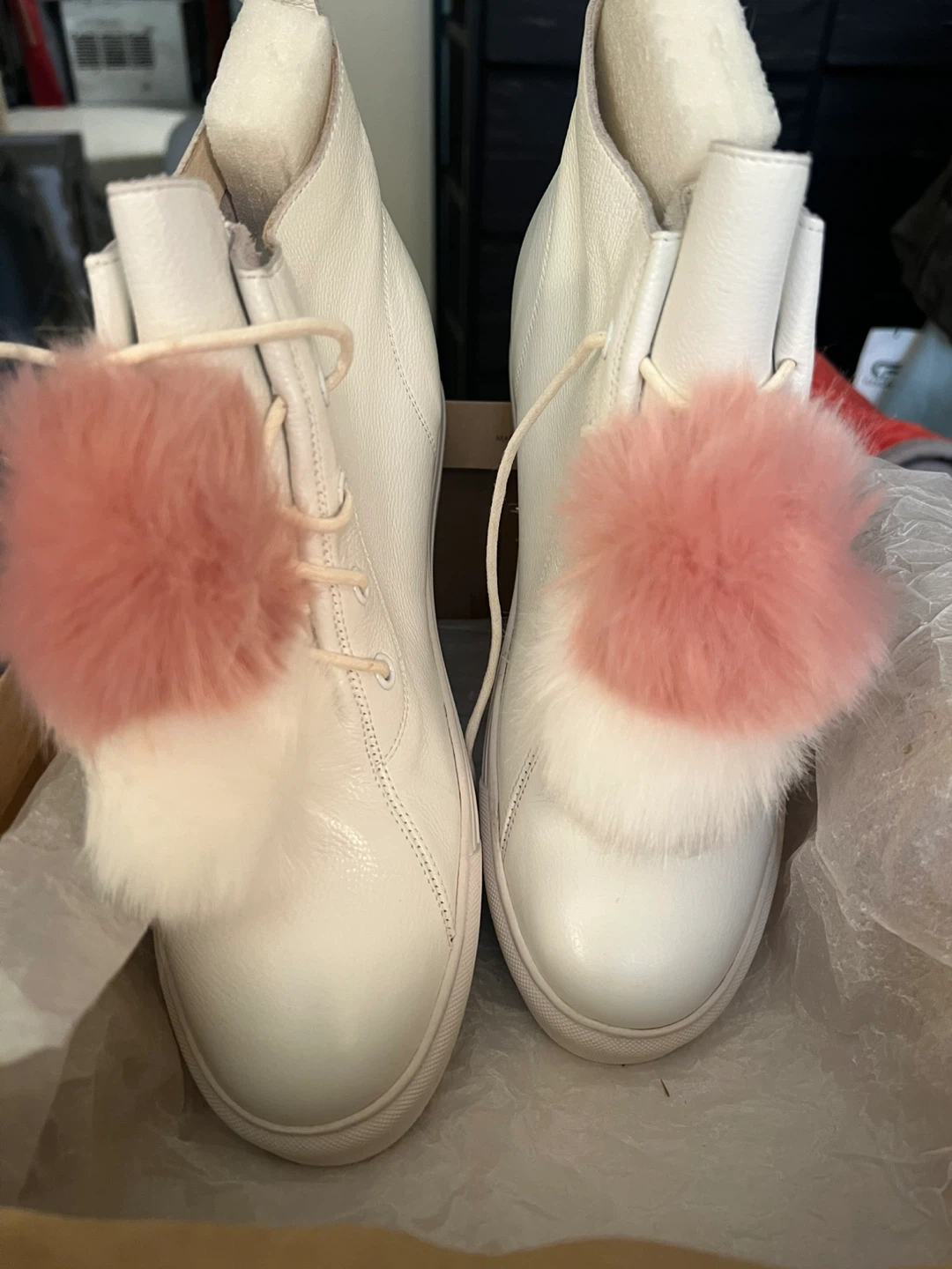 Dirty Laundry White Fur Ever Leather Sneakers Size 9