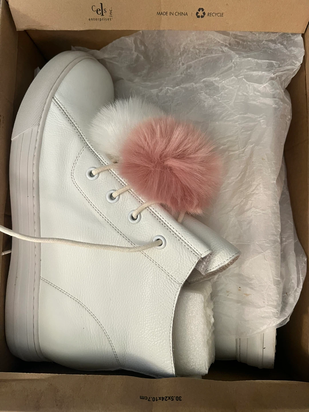 Dirty Laundry White Fur Ever Leather Sneakers Size 9 - photo 2