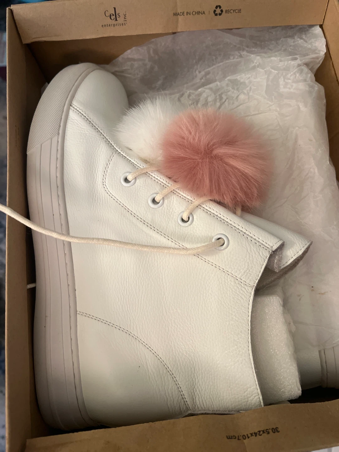 Dirty Laundry White Fur Ever Leather Sneakers Size 9 - photo 4