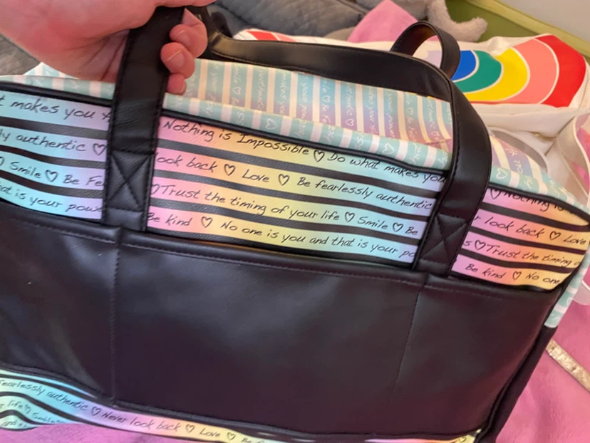Luv Betsey Johnson duffel bag - photo 2