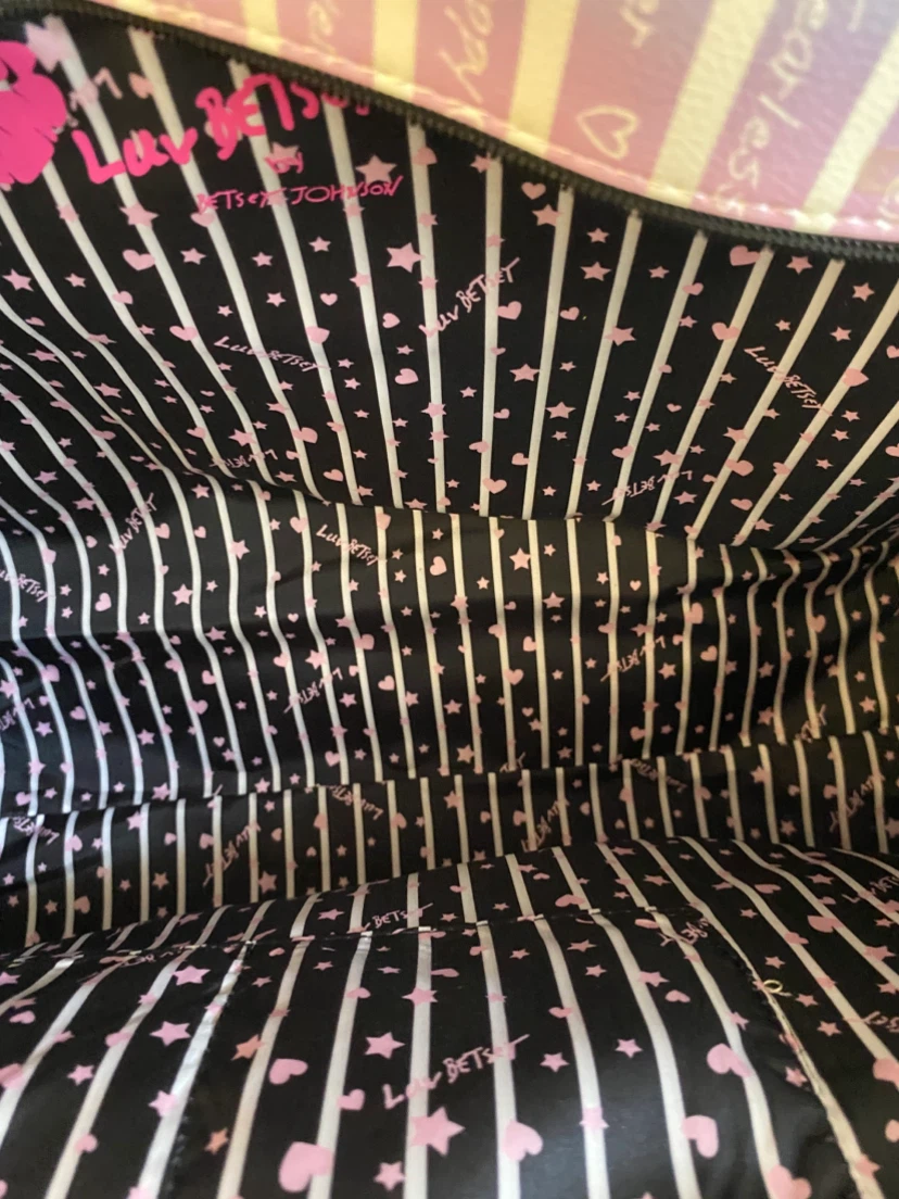Luv Betsey Johnson duffel bag - photo 3