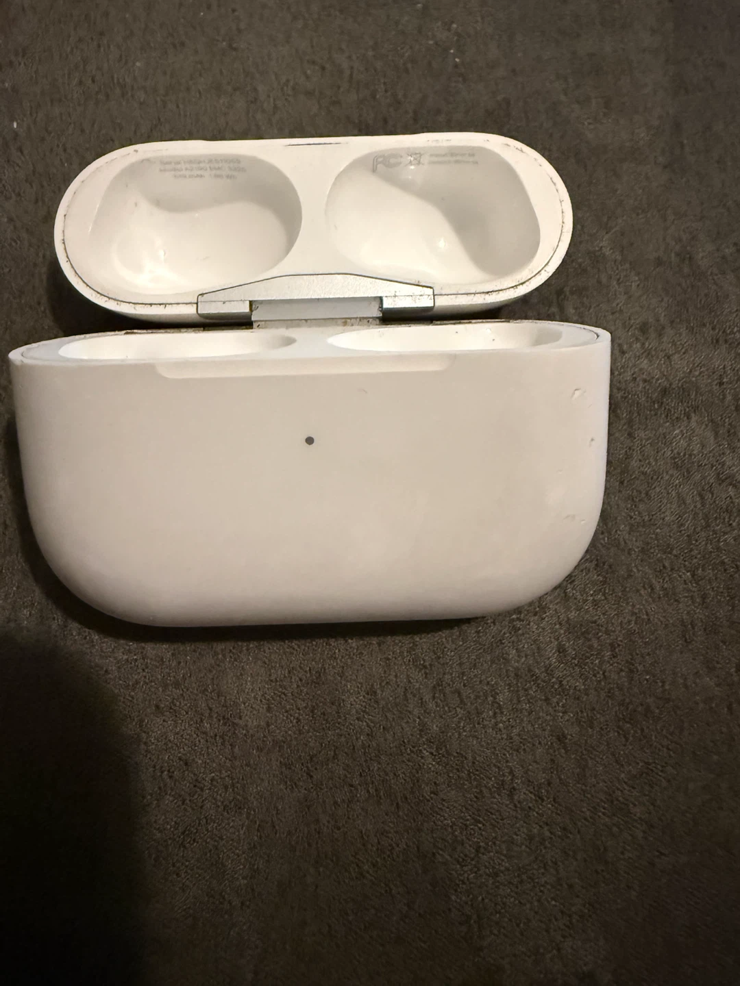 Apple AirPods Pro 2nd Gen Charging Case Only A2700 - photo 3
