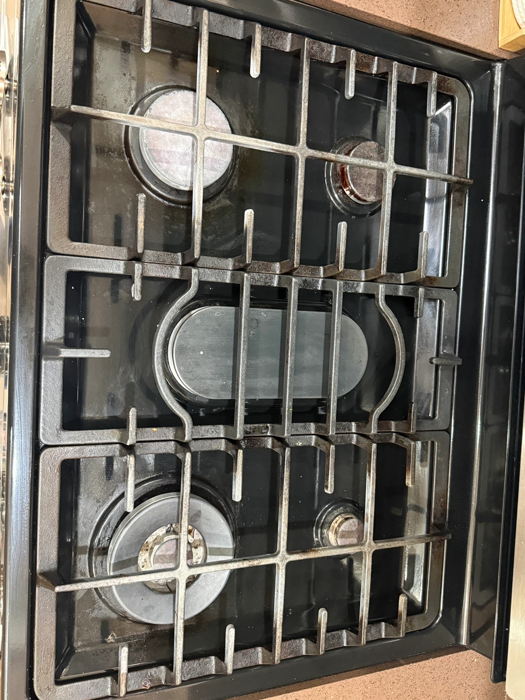 Samsung Gas Range with 5 Burners - photo 2