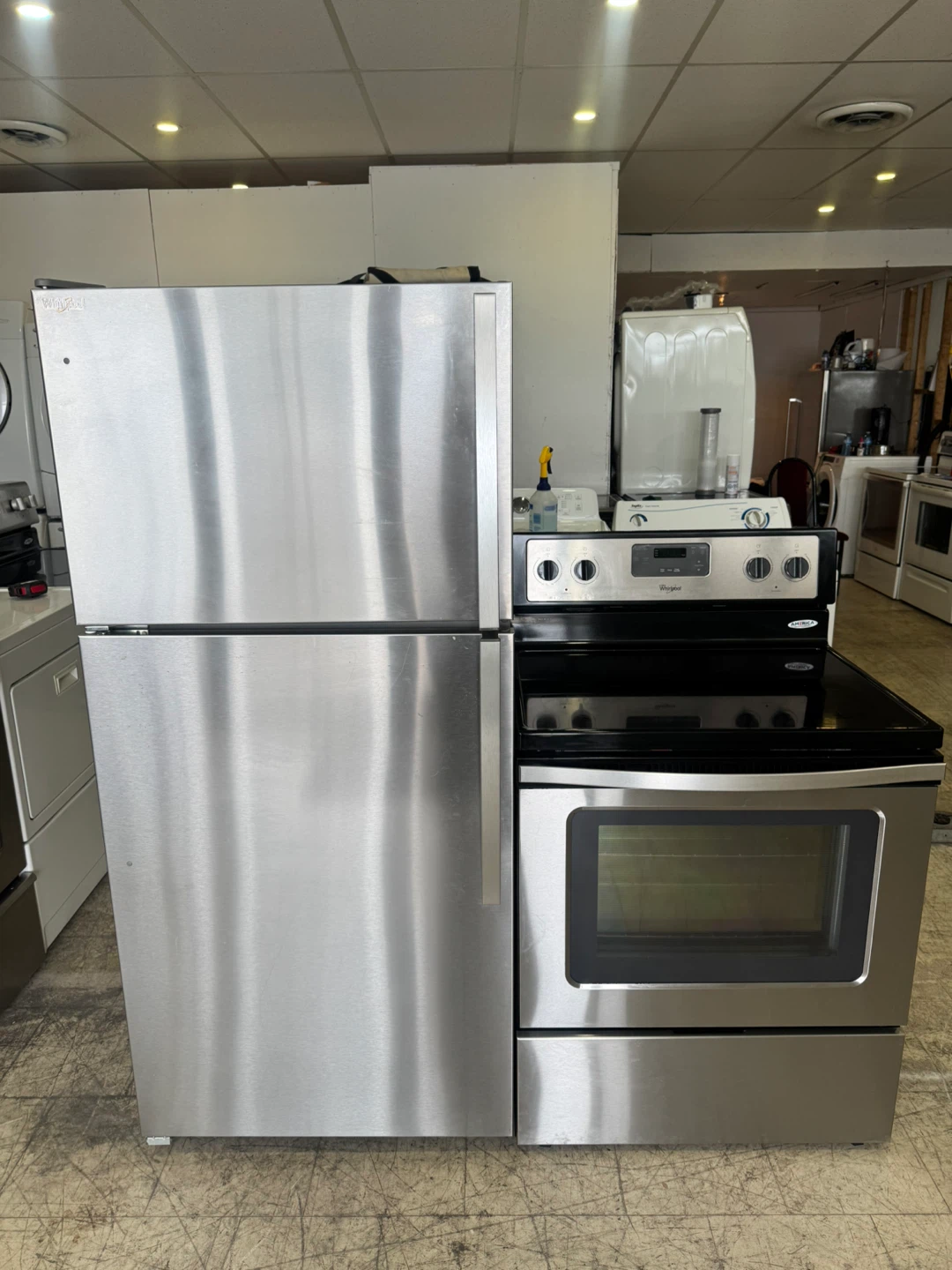 Whirlpool 30”Stainless Steel Refrigerator and stove
