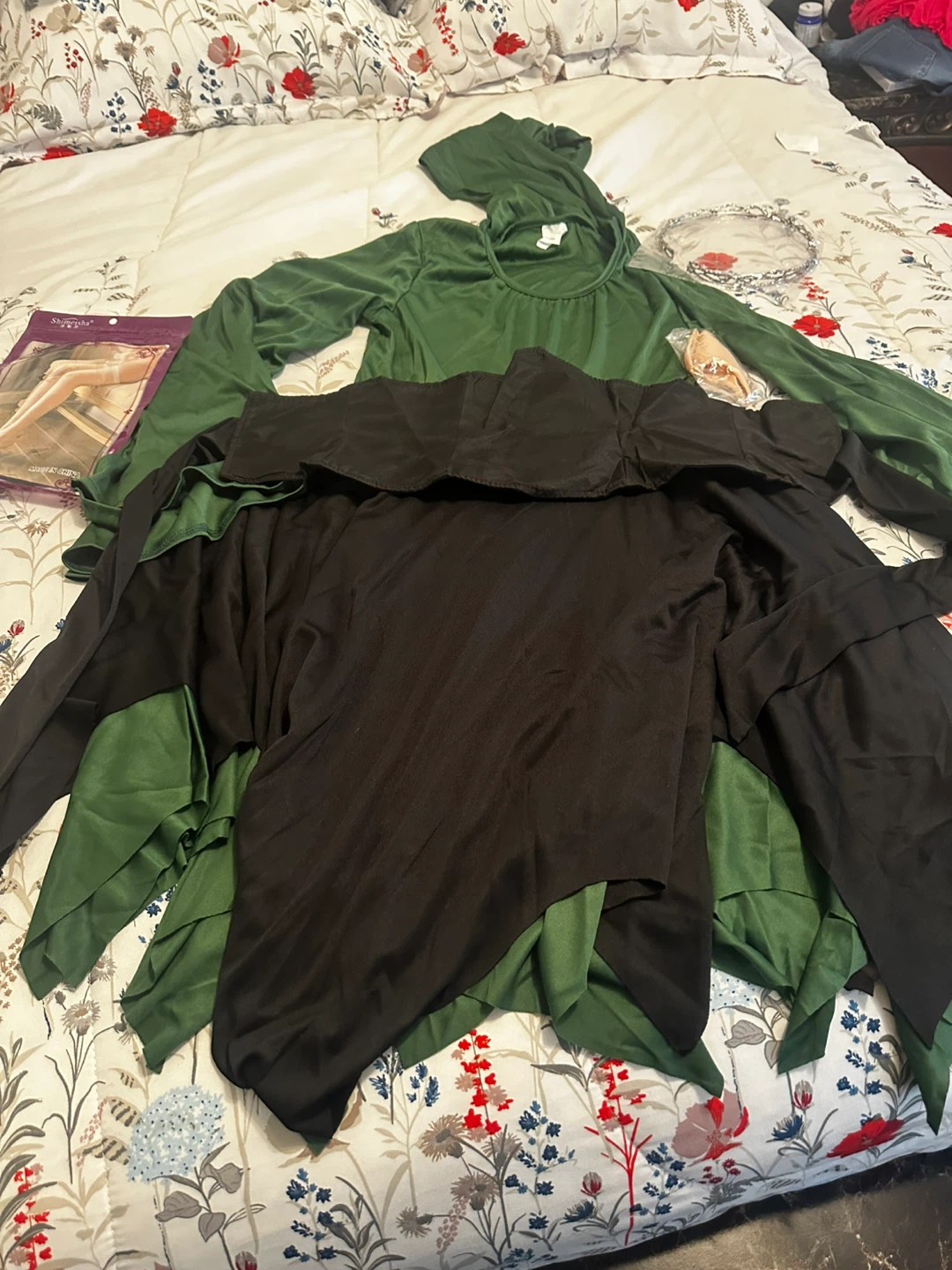Green and Black Forest Elf Costume Size M - photo 2