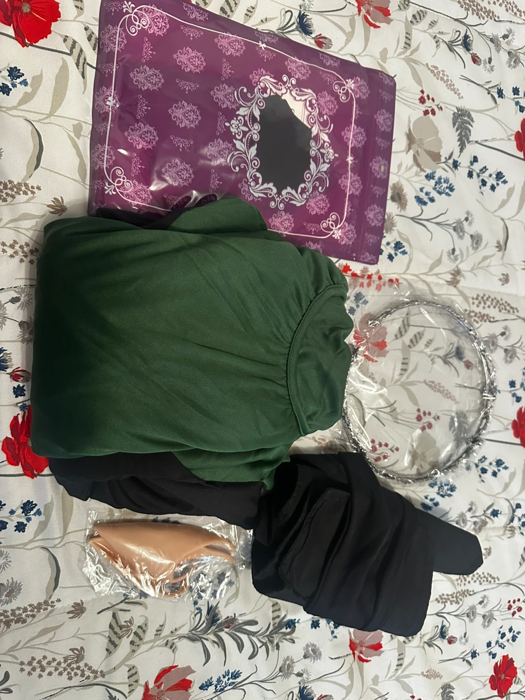 Green and Black Forest Elf Costume Size M - photo 4