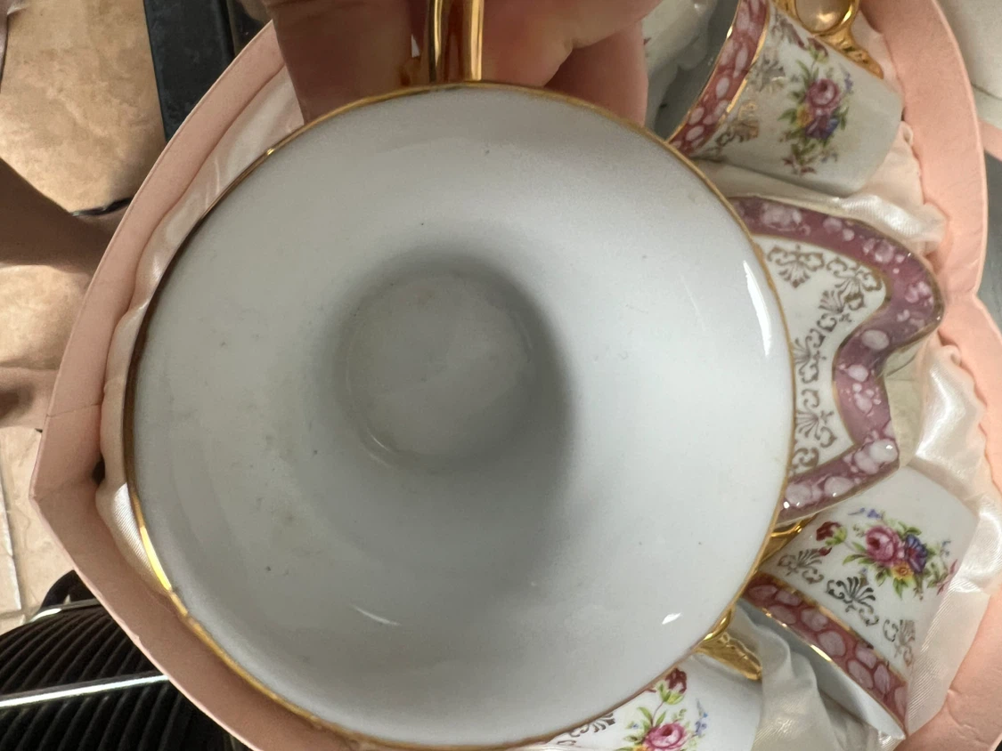 Vintage Floral Tea Cup Set with Heart-Shaped Box - photo 5