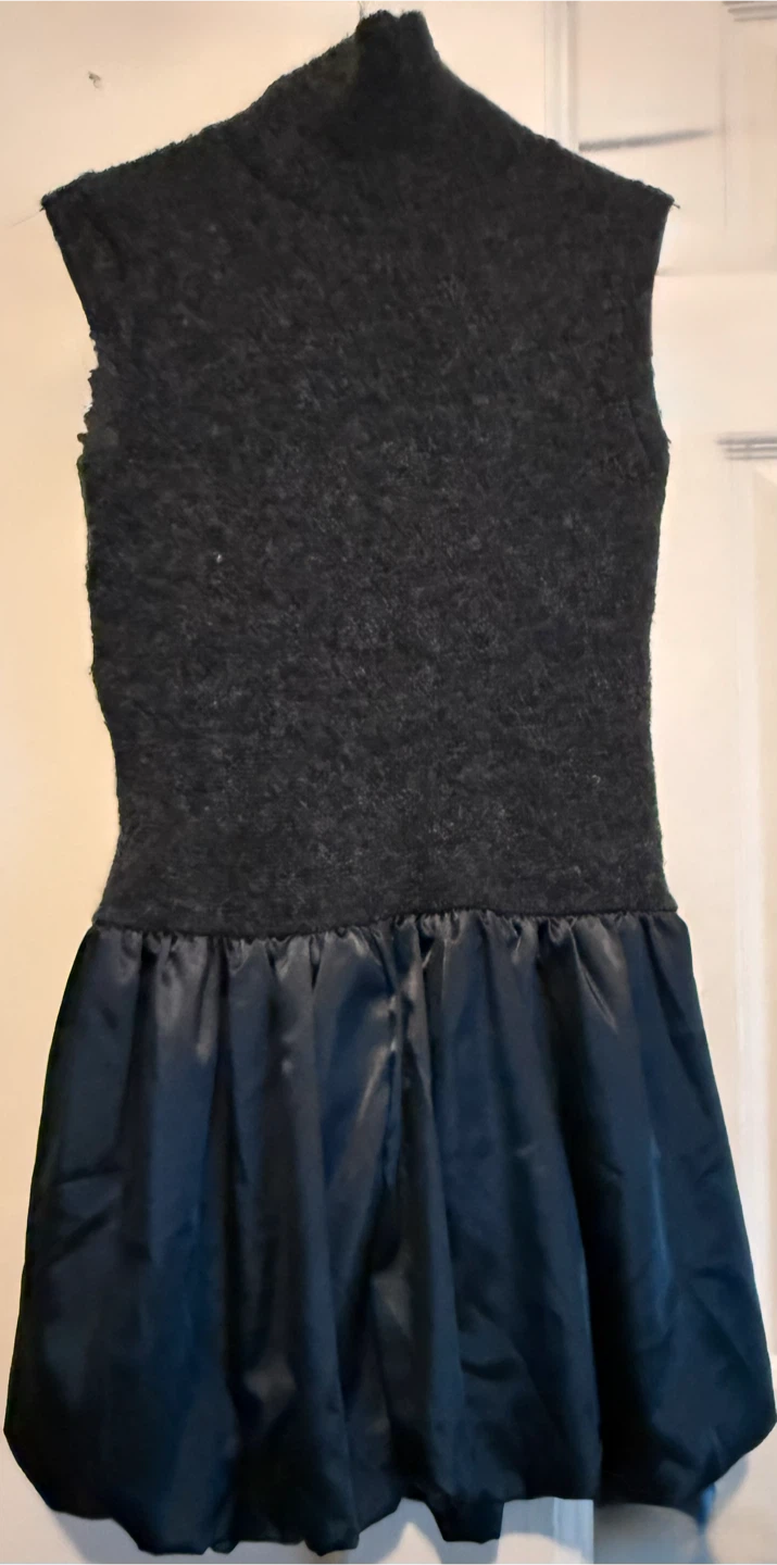 Sleeveless Turtleneck Dress with Belt - photo 5
