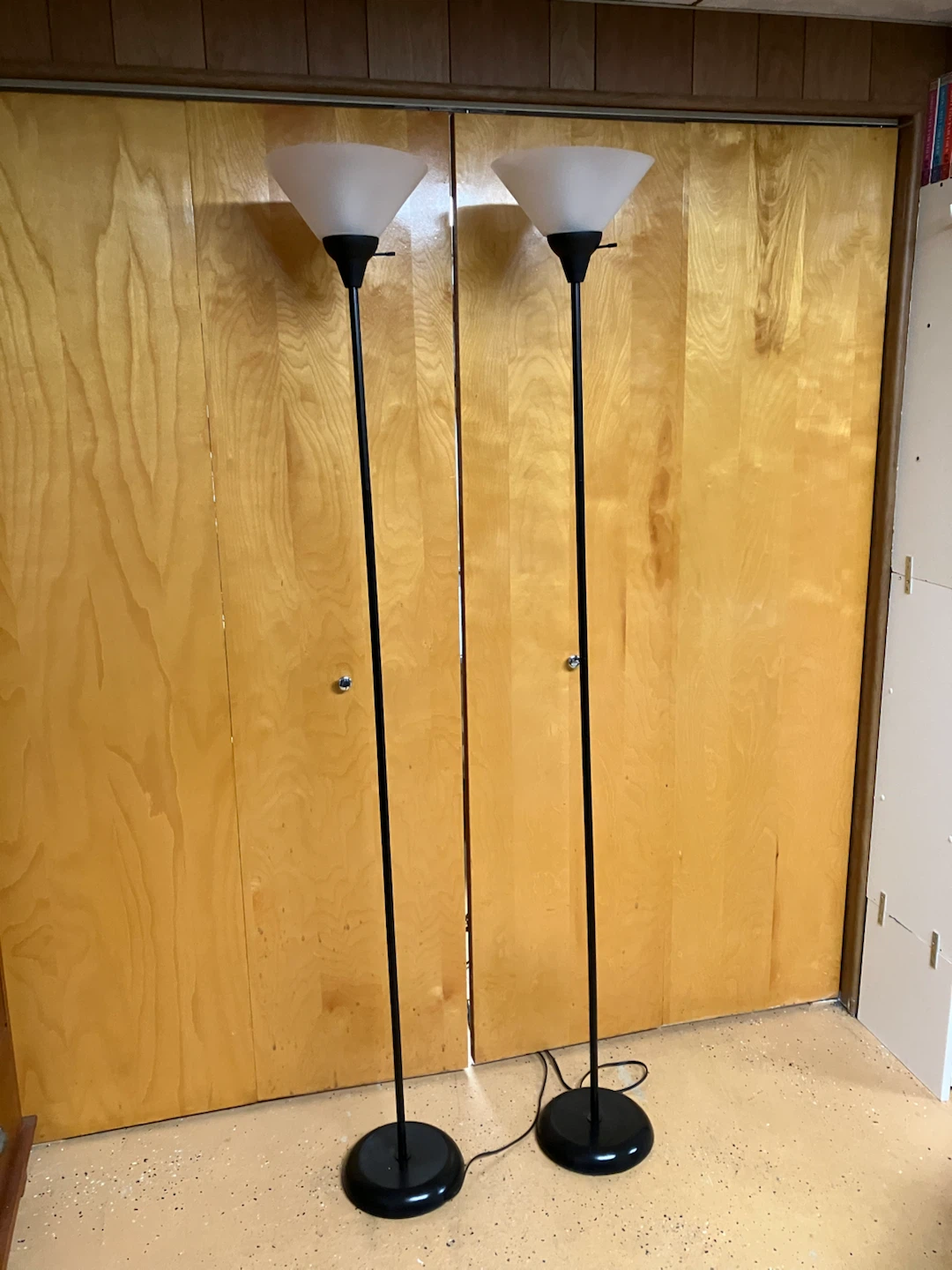 Set of two torchere floor lamps - photo 2