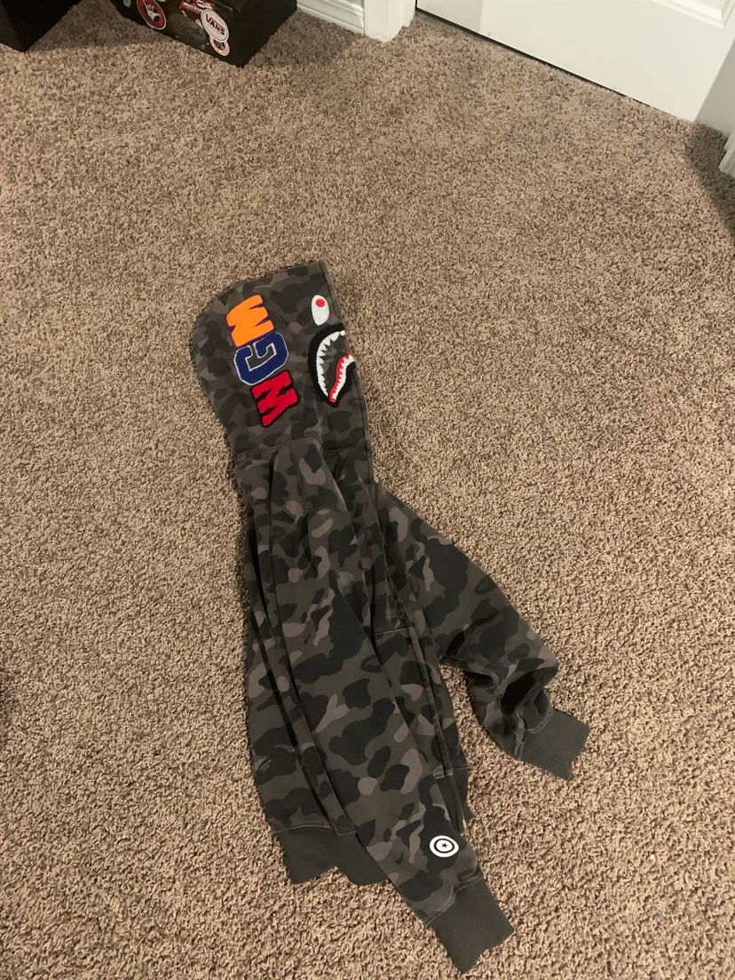 Bape hoodie SEND TRADES AND OFFERS