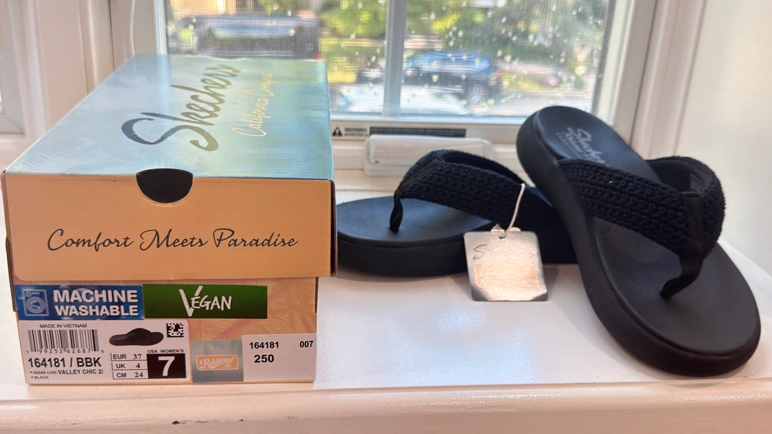 Skechers Women's Relaxed Fit Sandals Black Size 7 - photo 3