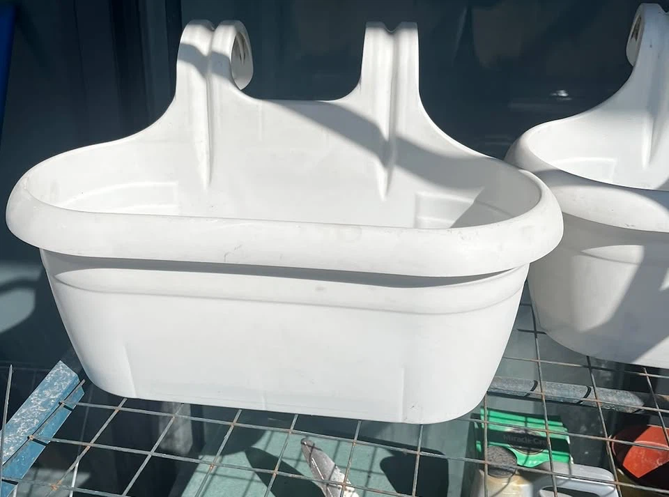 Set of two white balcony Railing Planters - photo 2