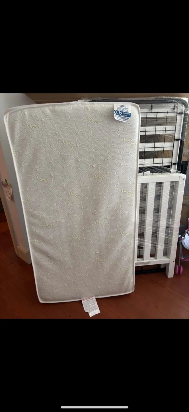 Baby Crib and Dual-Stage Tencel Mattress
