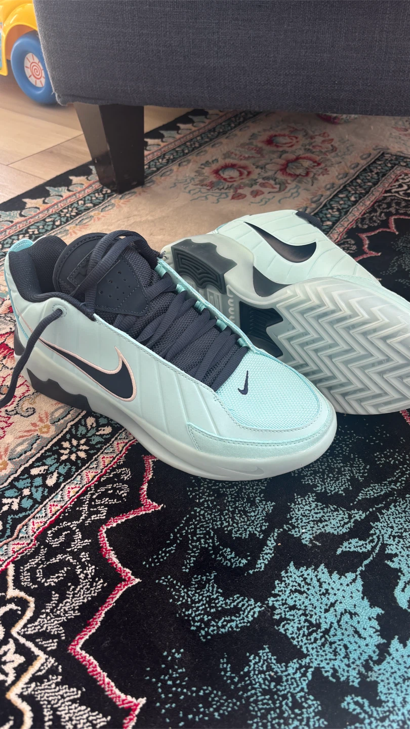 Nike LeBron Witness 8 Basketball Shoes