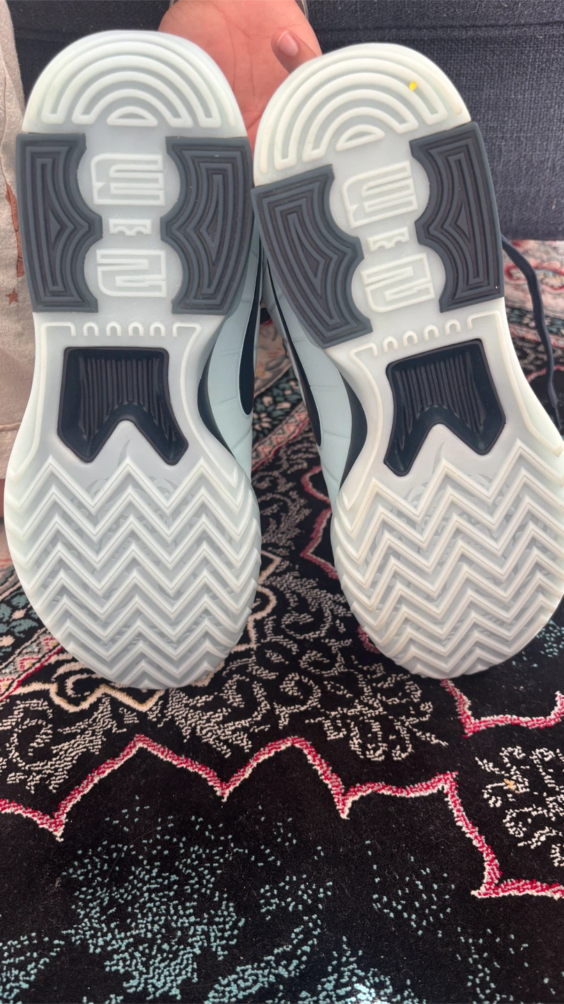 Nike LeBron Witness 8 Basketball Shoes - photo 4