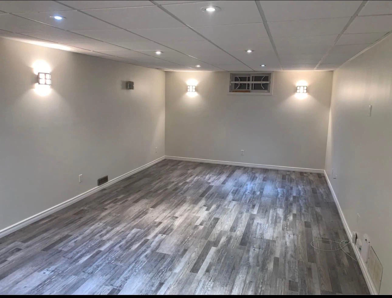 NEWLY RENOVATED 2-BEDROOM BASEMENT SUITE